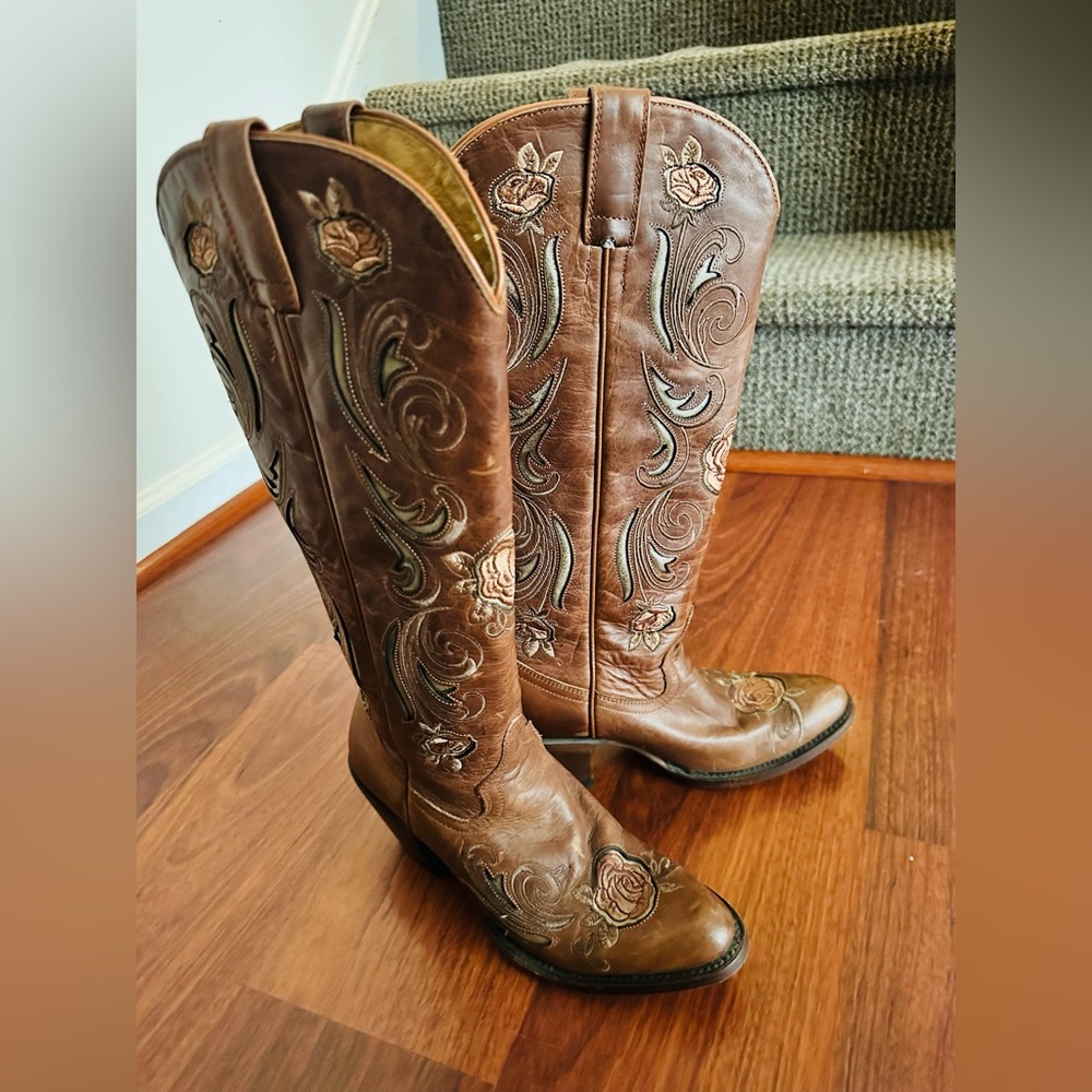 Shyanne cowgirl boots 6.5